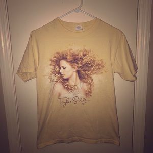 Taylor Swift Fearless Tour Merch